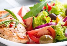 ۱۴ نمونه از مغذیترین مواد غذایی جهان