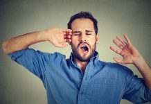 چرا خمیازه کشیدن مسری است؟